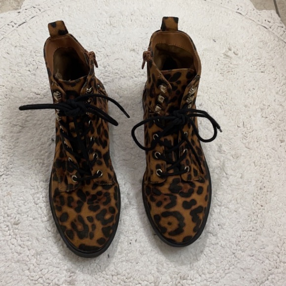 Material Girl Cheetah Print Combat Boots SZ 5.5 - Picture 4 of 7